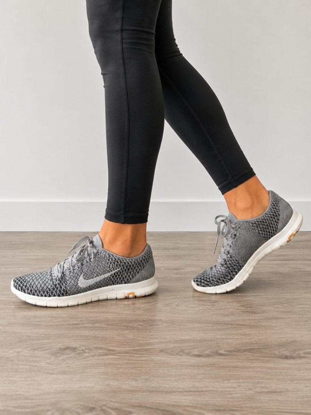 Nike Free TR Flyknit 2 Women’s Running Training Shoes Gray White Size 9.5